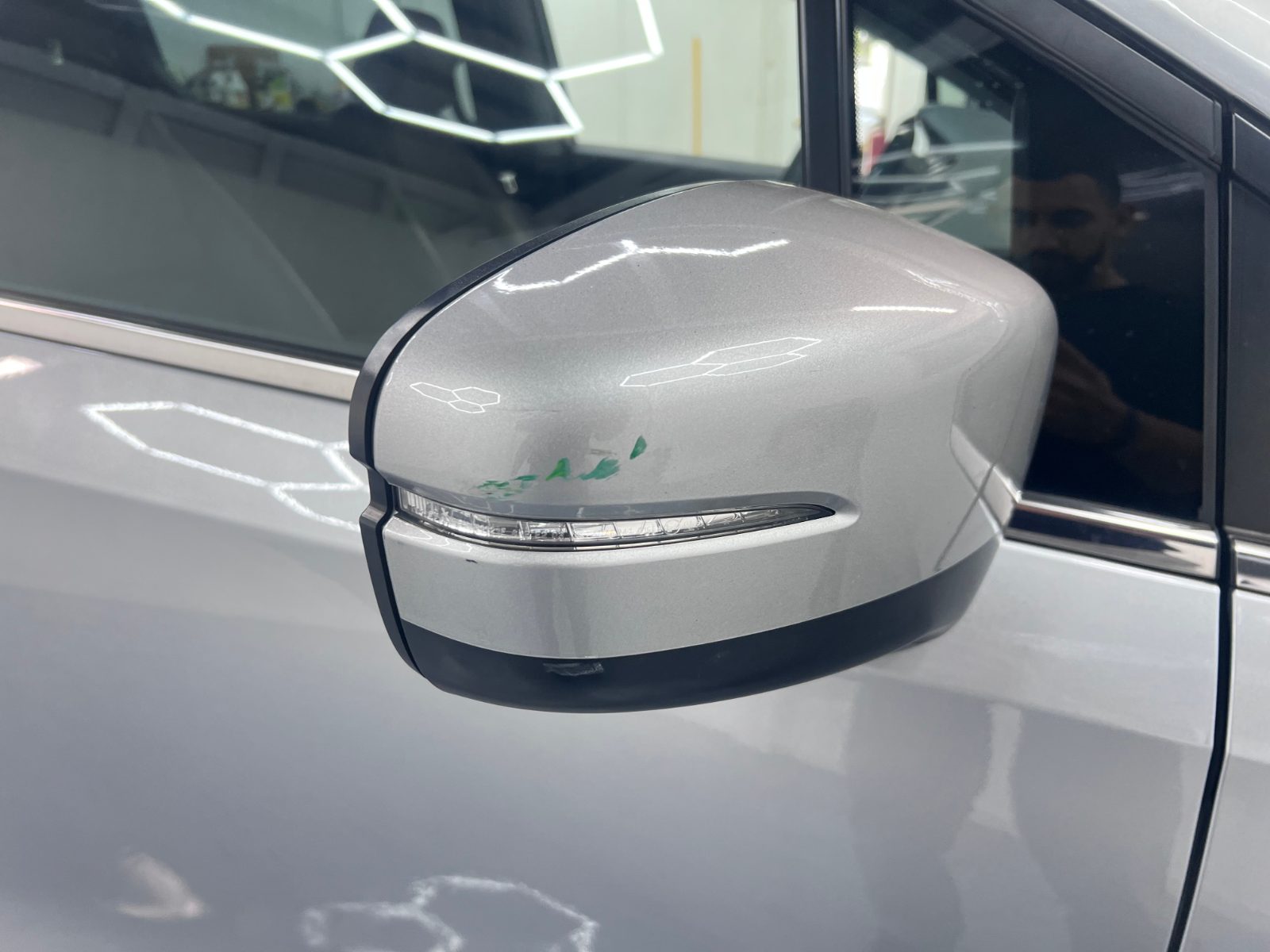 Passenger mirror